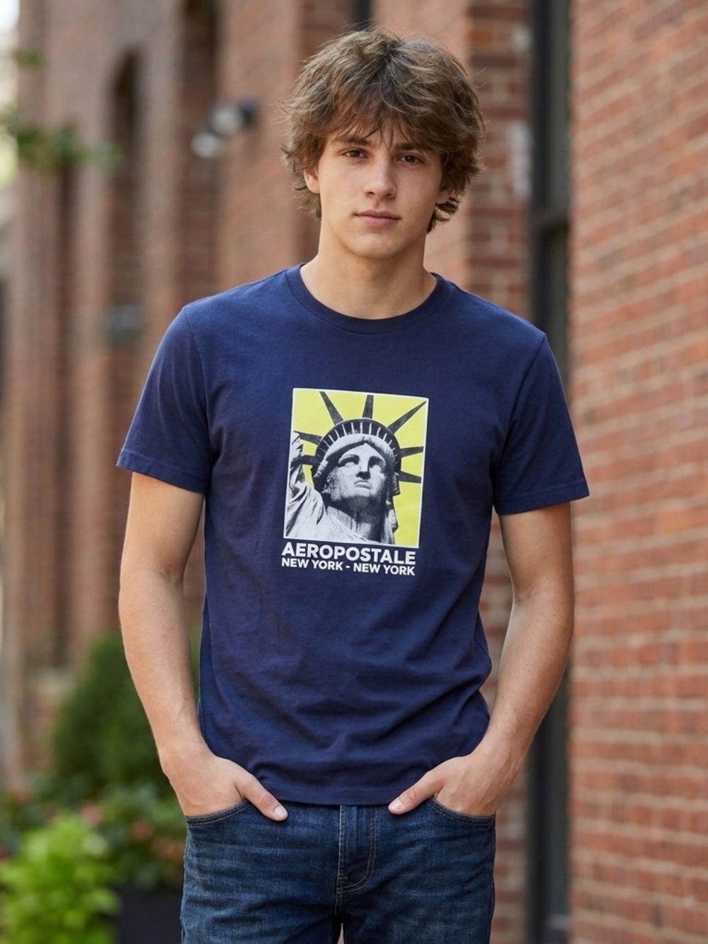 Aéropostale New York Statue of Liberty Graphic Tee
